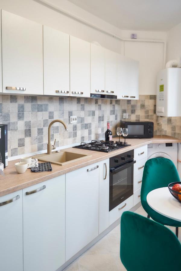 Unique Hotel Apartments ياش المظهر الخارجي الصورة