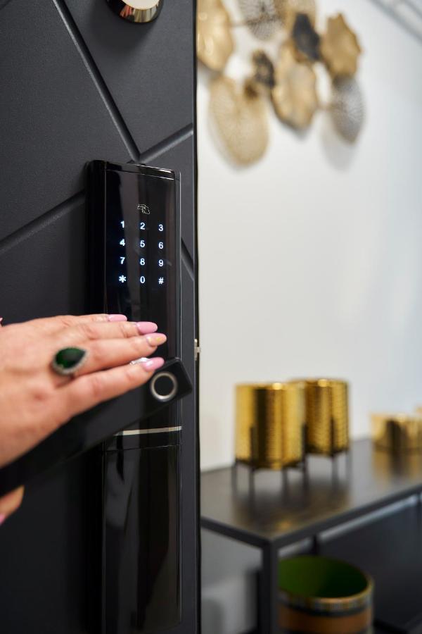 Unique Hotel Apartments ياش المظهر الخارجي الصورة