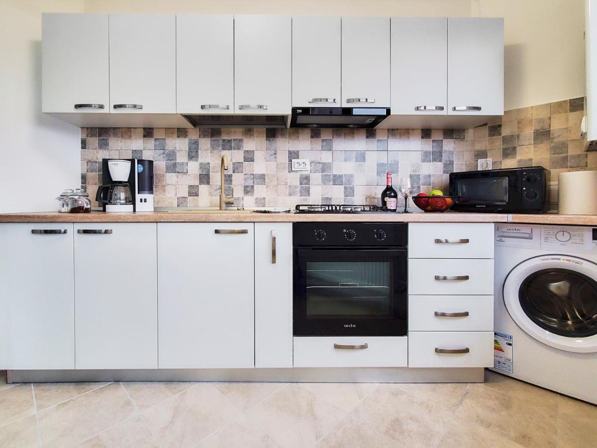 Unique Hotel Apartments ياش المظهر الخارجي الصورة