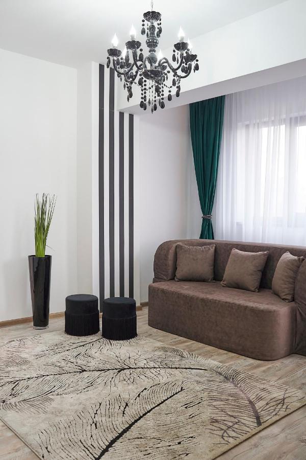 Unique Hotel Apartments ياش المظهر الخارجي الصورة