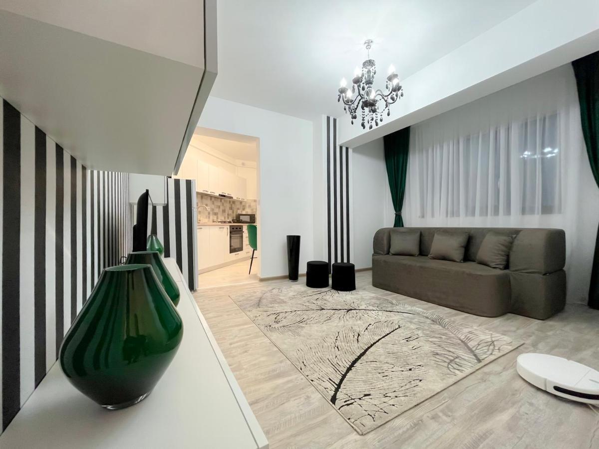 Unique Hotel Apartments ياش المظهر الخارجي الصورة
