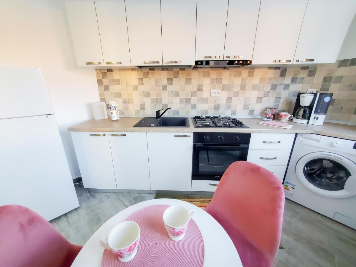 Unique Hotel Apartments ياش المظهر الخارجي الصورة