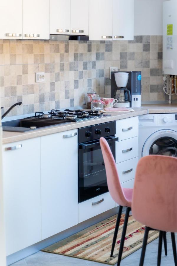 Unique Hotel Apartments ياش المظهر الخارجي الصورة
