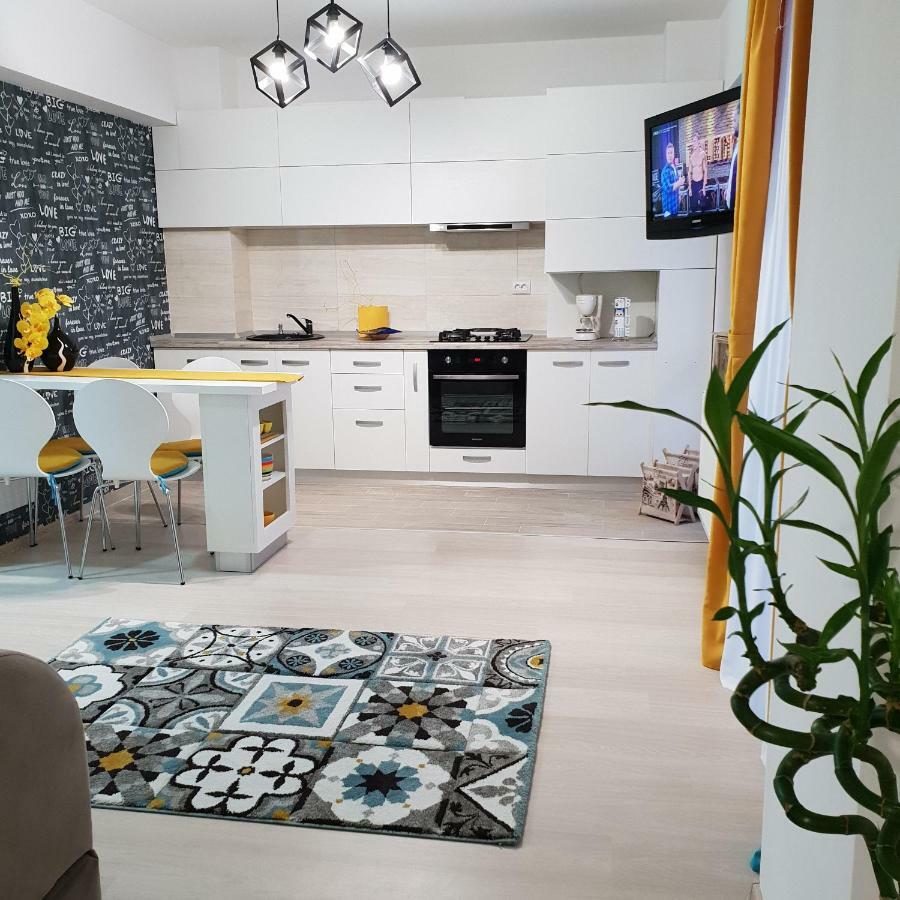 Unique Hotel Apartments ياش المظهر الخارجي الصورة