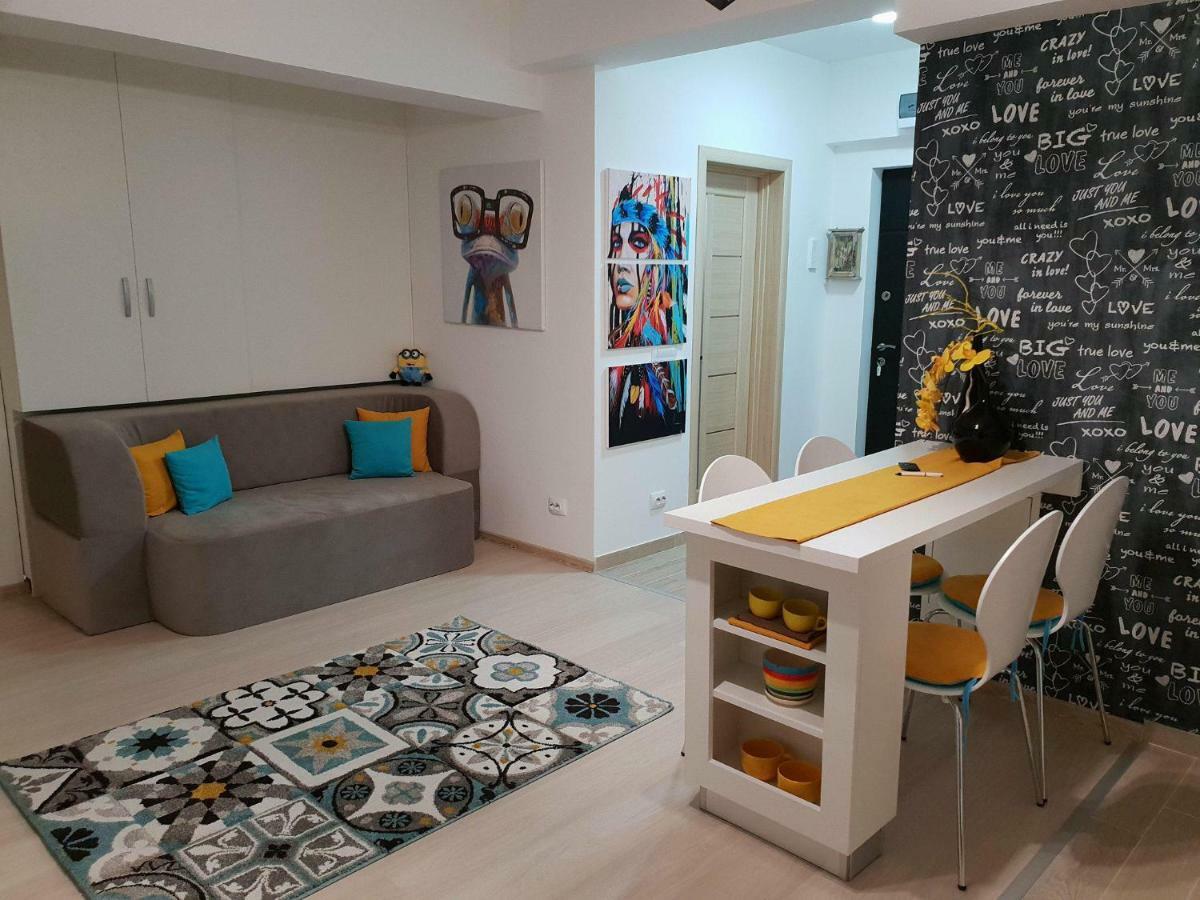 Unique Hotel Apartments ياش المظهر الخارجي الصورة